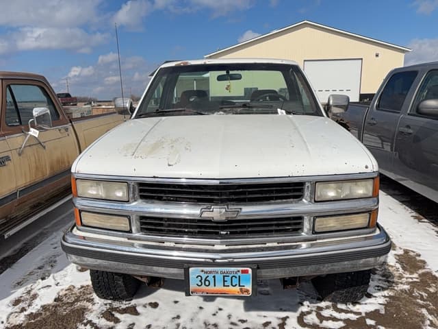 Image of Chevrolet 2500 equipment image 1