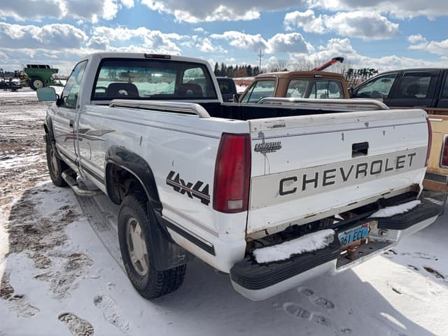 Image of Chevrolet 2500 equipment image 4