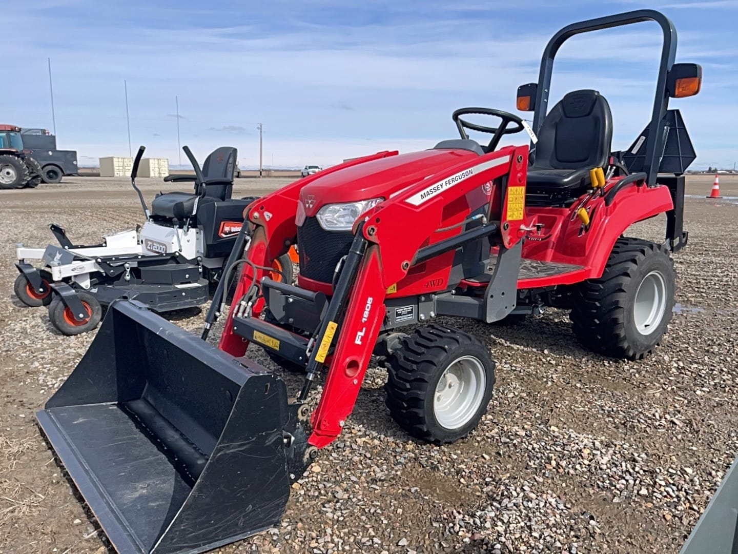 2022 Massey Ferguson GC1723 Equipment Image0