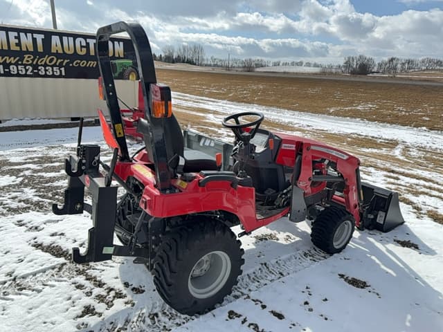 Image of Massey Ferguson GC1723 equipment image 4