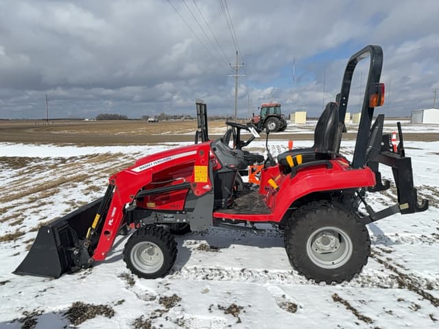 Image of Massey Ferguson GC1723 equipment image 2