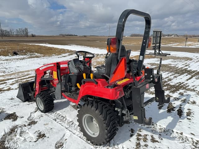 Image of Massey Ferguson GC1723 equipment image 3