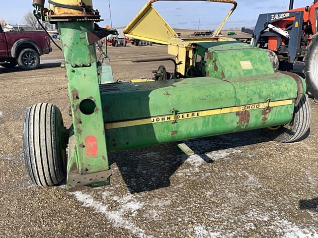 Image of John Deere 3800 equipment image 4