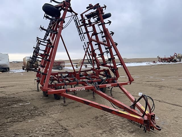 Image of Hesston 2210 equipment image 1