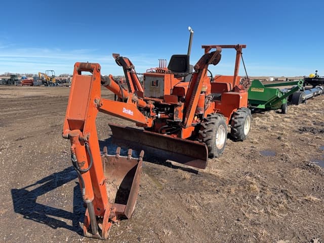 Image of Ditch Witch R65 equipment image 4