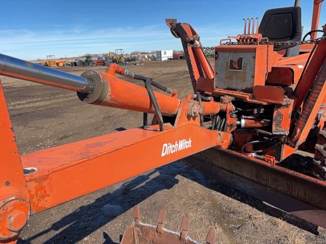 Image of Ditch Witch R65 equipment image 3