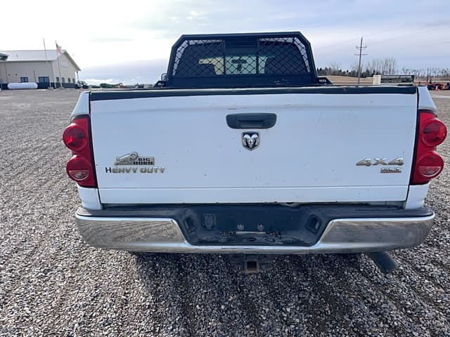 Image of Dodge Ram 2500 equipment image 3