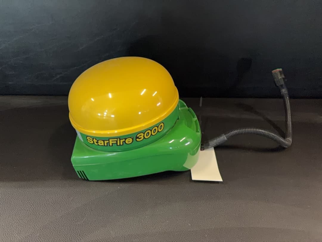 Image of John Deere StarFire 3000 Image 1
