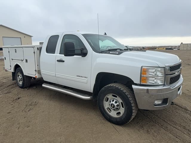 Image of Chevrolet 2500 equipment image 4