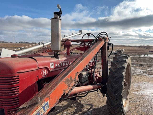 Image of Farmall H equipment image 3