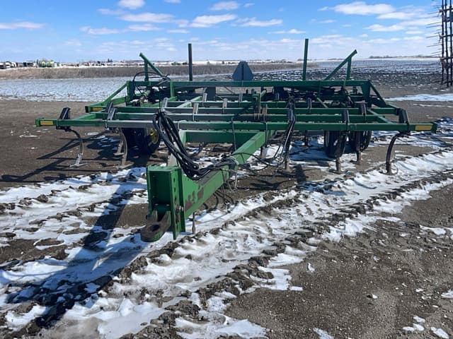 Image of John Deere 960 equipment image 1