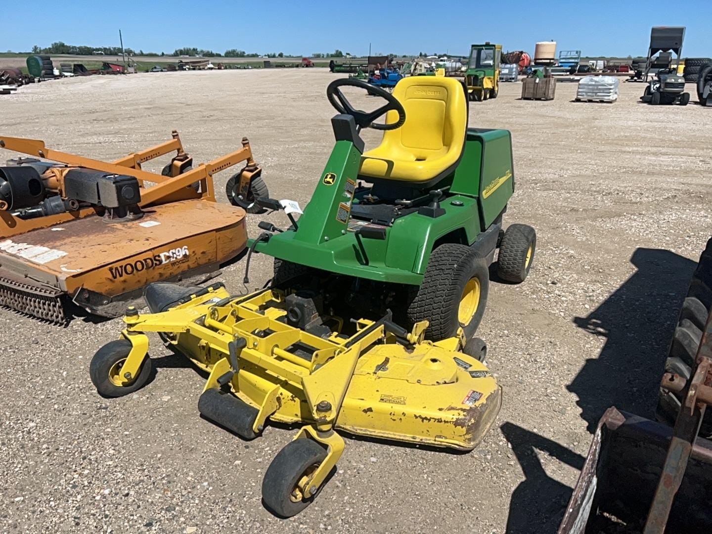 Main image John Deere F725