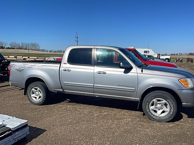 Image of Toyota Tundra equipment image 1