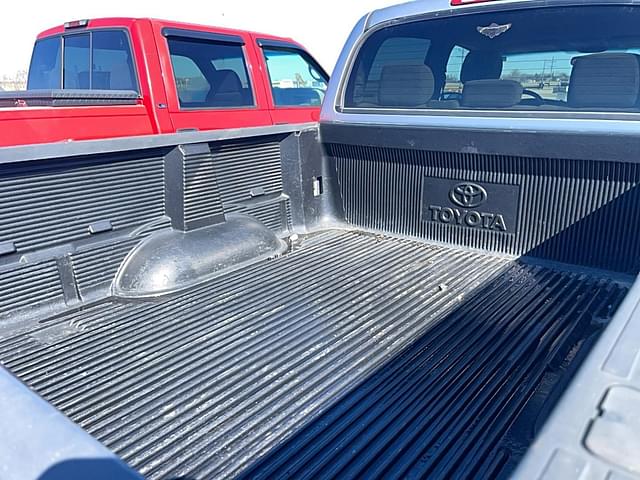 Image of Toyota Tundra equipment image 4