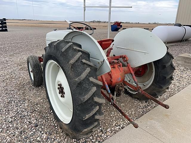 Image of Ford 8N equipment image 2