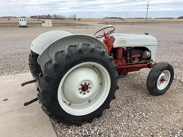 Image of Ford 8N equipment image 4