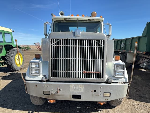 Image of International 9300 equipment image 2