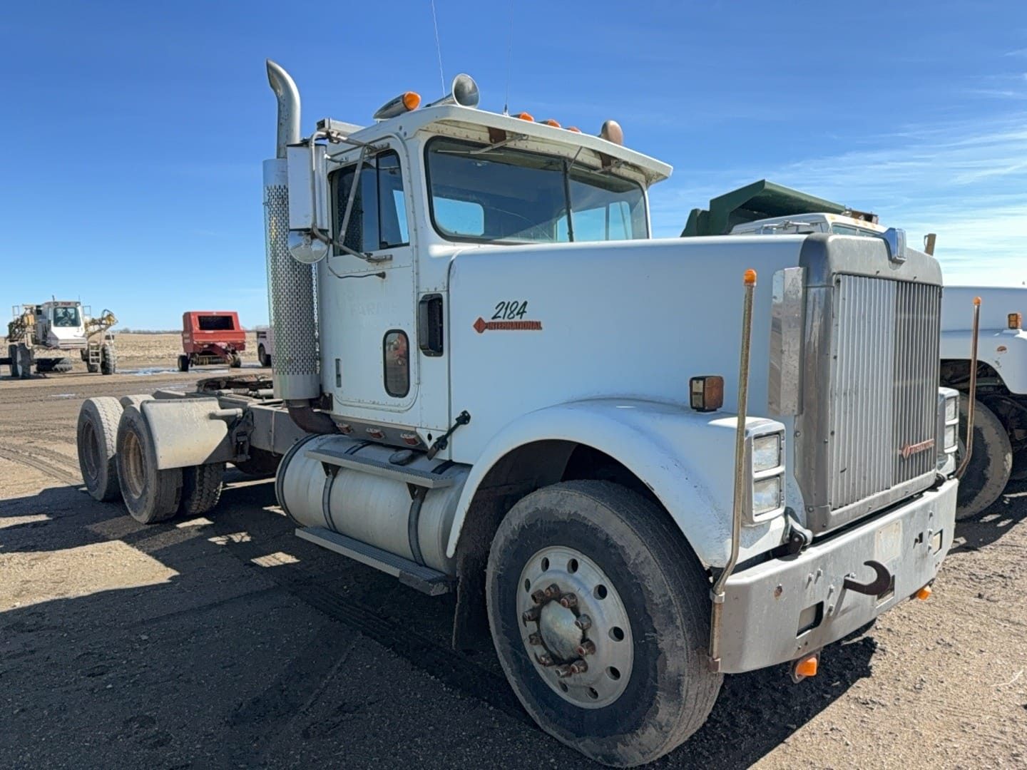 1987 International 9300 Equipment Image0