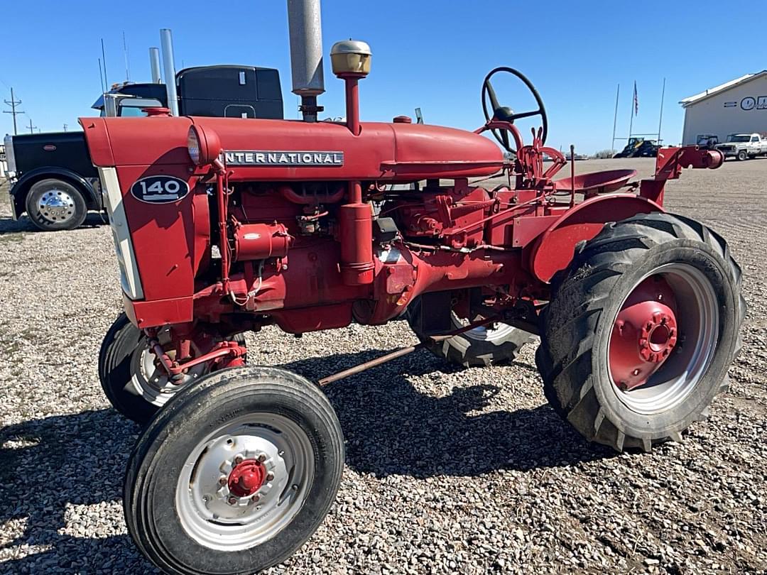 Image of International Harvester 140 Primary image
