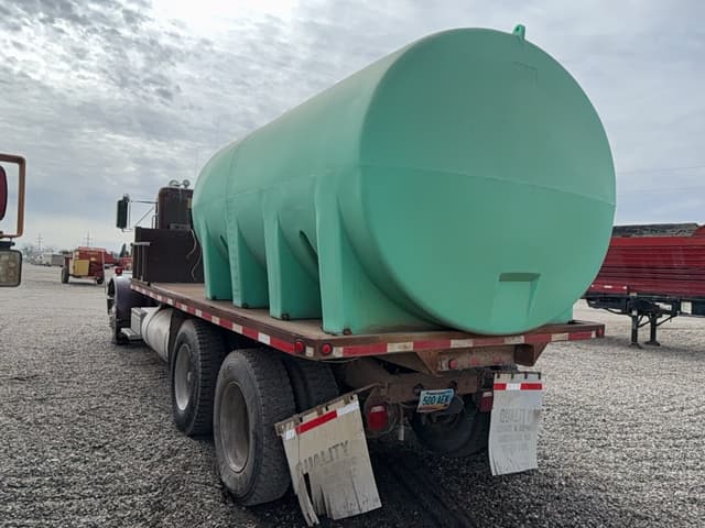 Image of Peterbilt 359 equipment image 1