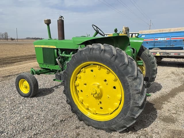 Image of John Deere 3010 equipment image 1