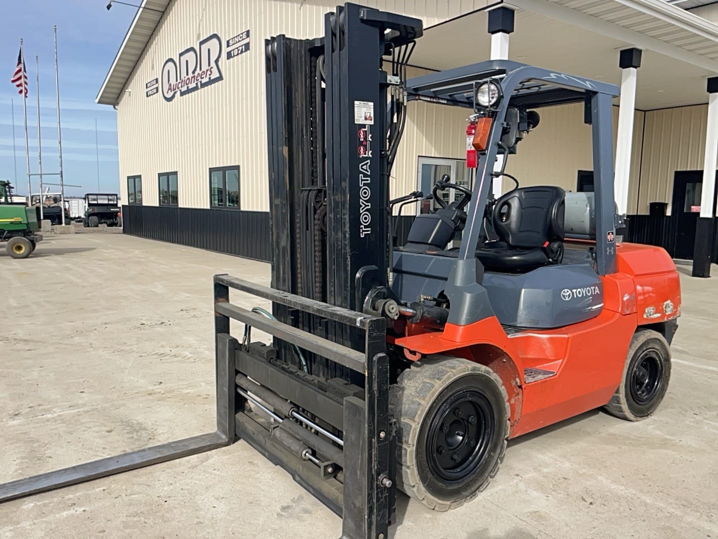 Toyota 7FGKU40 Equipment Image0