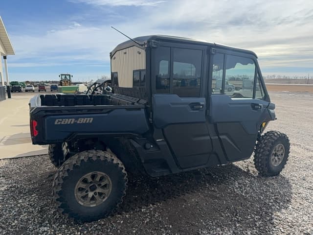 Image of Can-Am Defender HD10 equipment image 2
