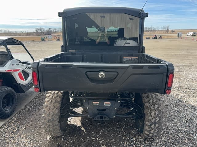 Image of Can-Am Defender HD10 equipment image 3