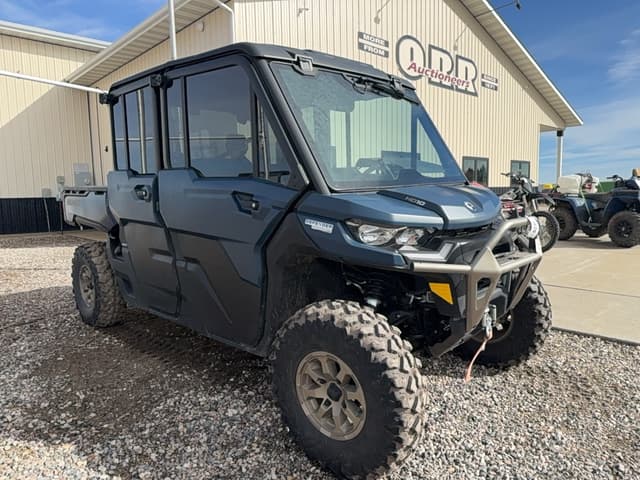 Image of Can-Am Defender HD10 equipment image 1
