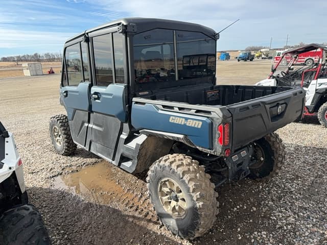 Image of Can-Am Defender HD10 equipment image 4