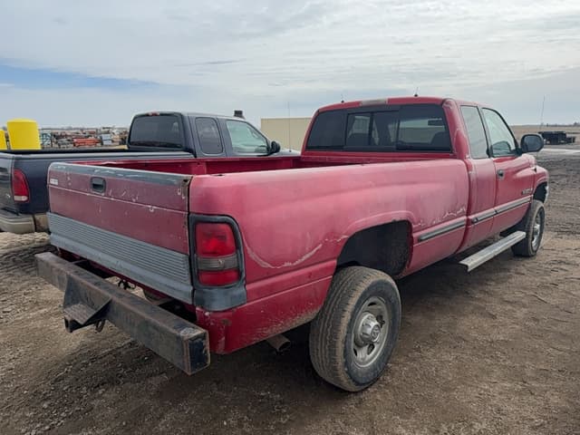 Image of Dodge Ram 2500 equipment image 3