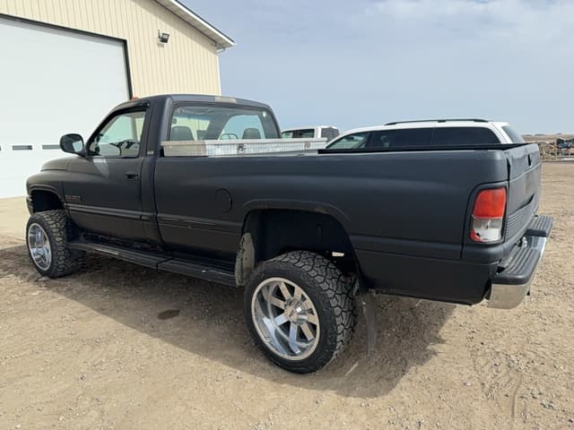 Image of Dodge Ram 2500 equipment image 1