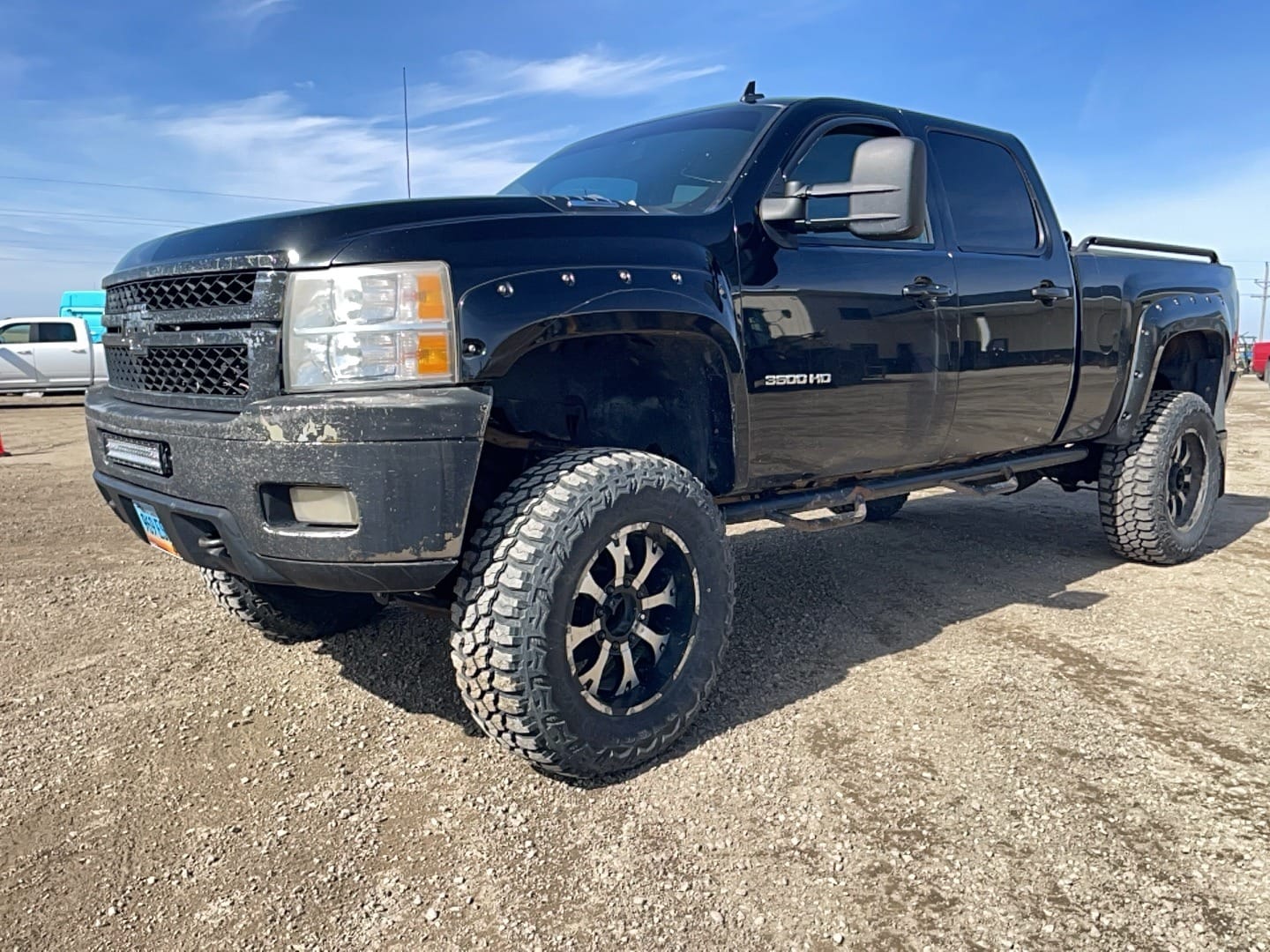 2011 Chevrolet 3500HD Equipment Image0