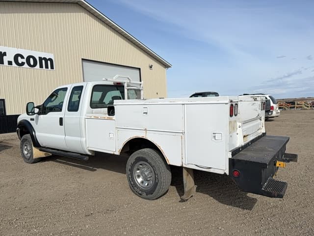 Image of Ford F-350 equipment image 1