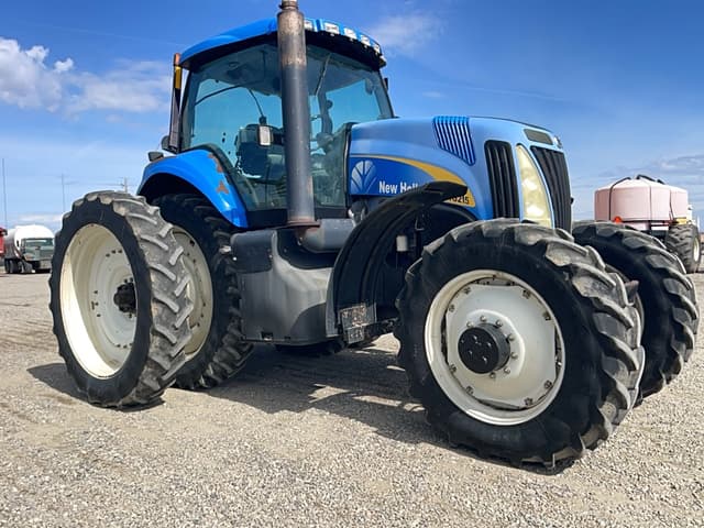 Image of New Holland TG215 equipment image 4