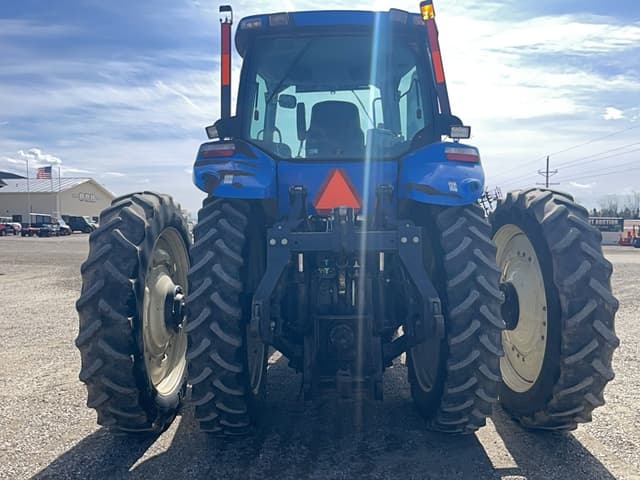 Image of New Holland TG215 equipment image 3