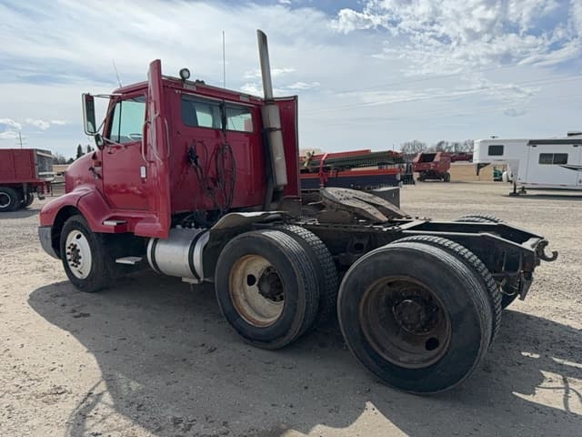 Image of International 8300 equipment image 1