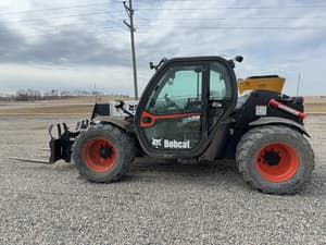 2020 Bobcat V519 Image
