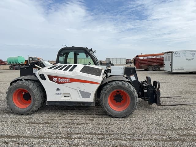 Image of Bobcat V519 equipment image 4