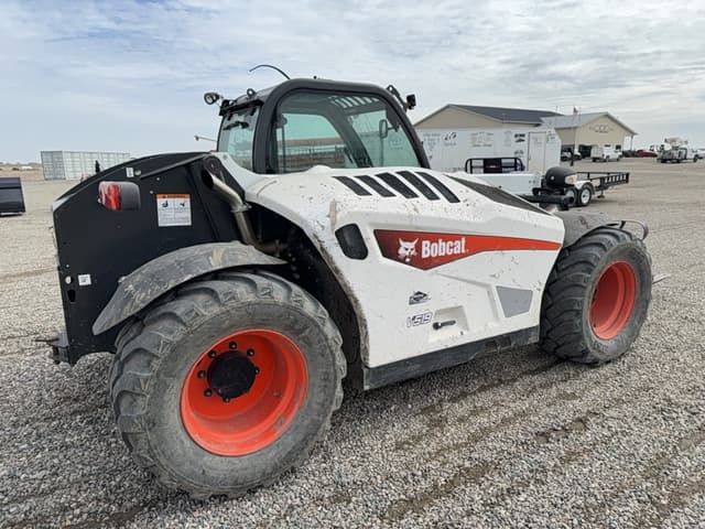 Image of Bobcat V519 equipment image 3