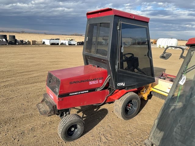 Image of Toro Groundsmaster 223-D equipment image 1