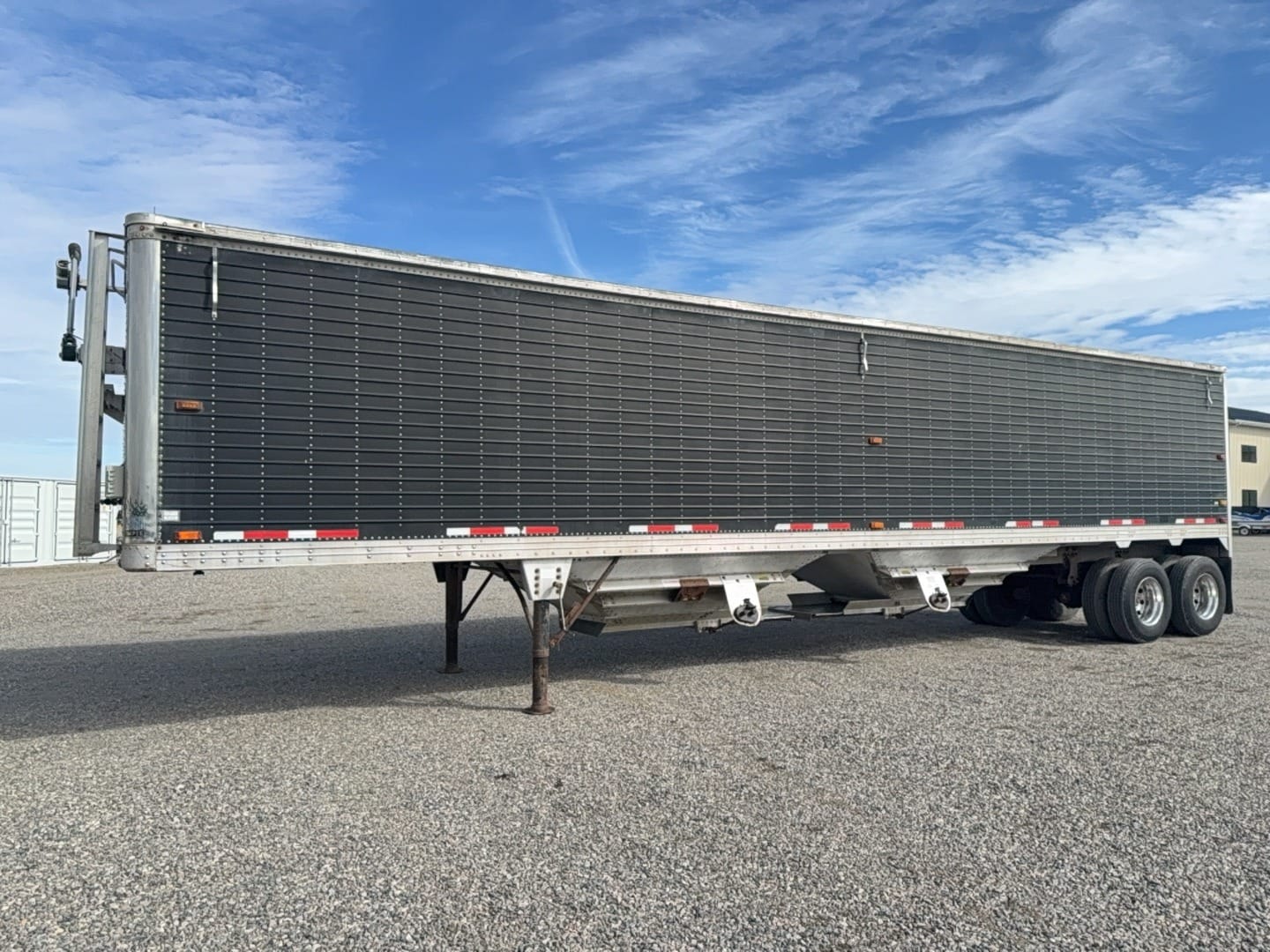 1999 Timpte Super Hopper Equipment Image0