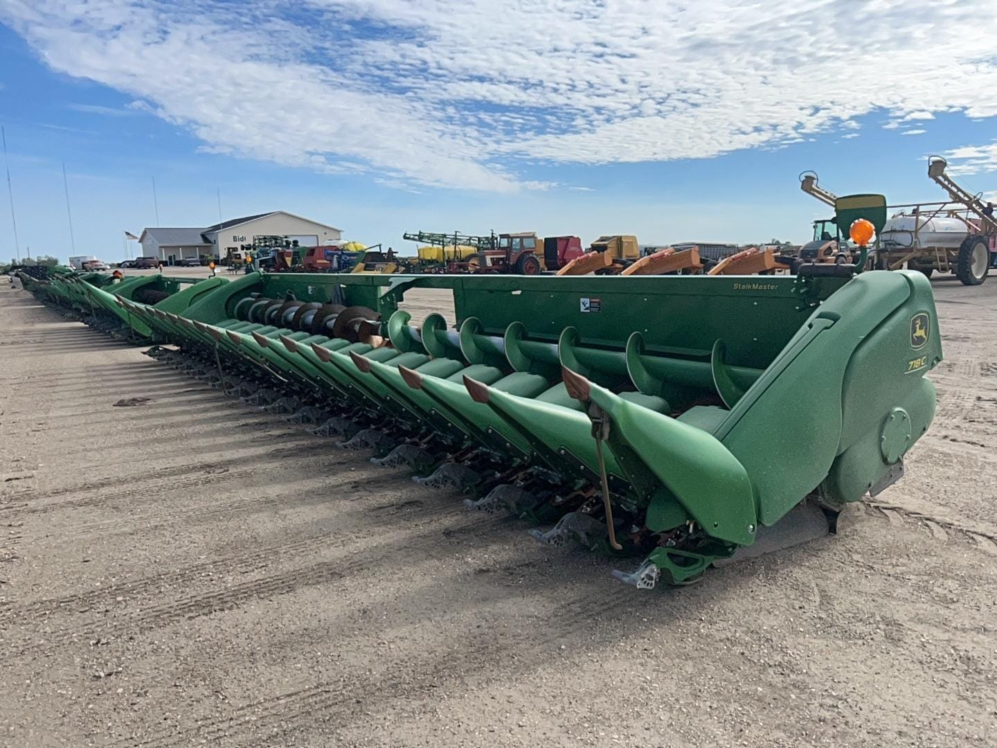 Main image John Deere 718C