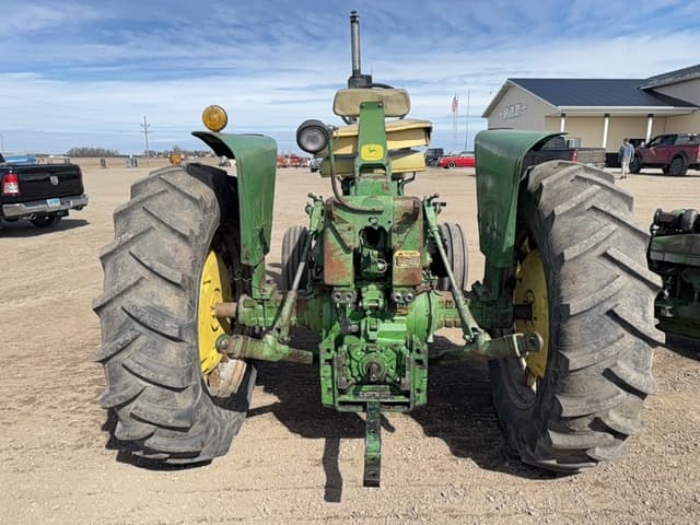 Image of John Deere 4020 equipment image 3