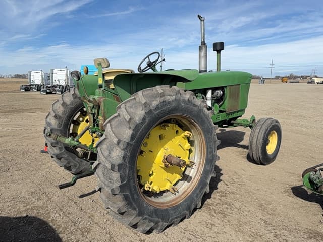 Image of John Deere 4020 equipment image 4