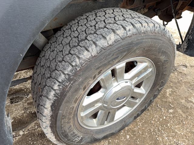 Image of Ford F-150 equipment image 3