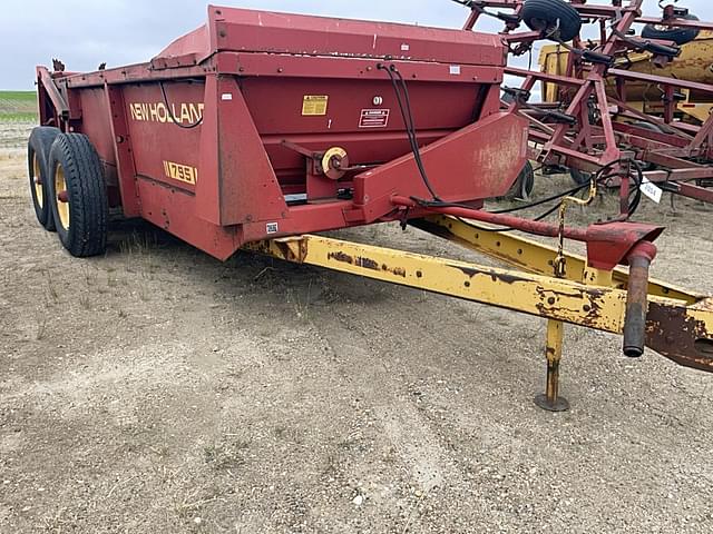 Image of New Holland 795 equipment image 2