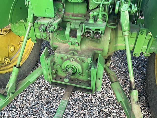 Image of John Deere 3010 equipment image 4