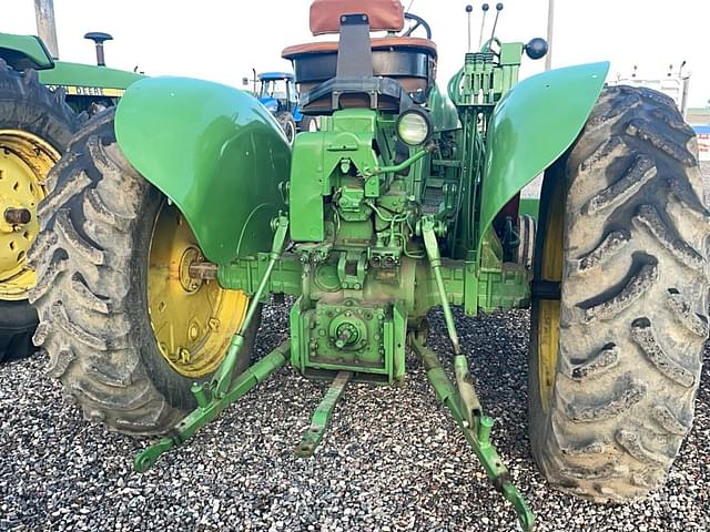 Image of John Deere 3010 equipment image 2