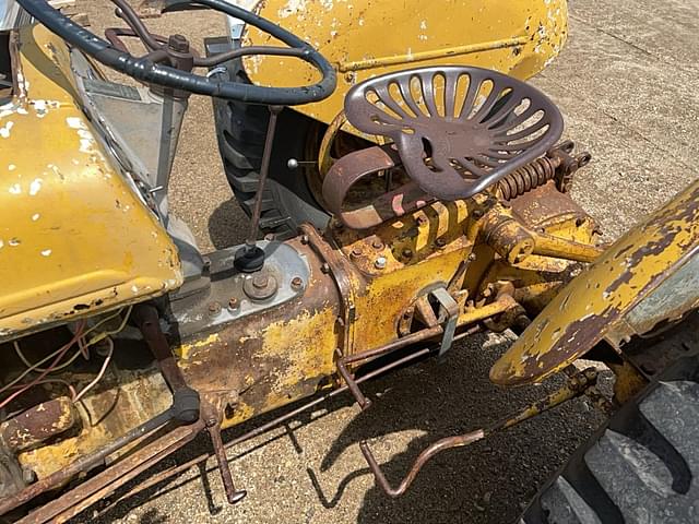 Image of Ford 8N equipment image 3